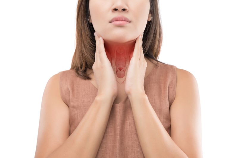 Jak zapobiegać nieżytowi gardła – praktyczne porady